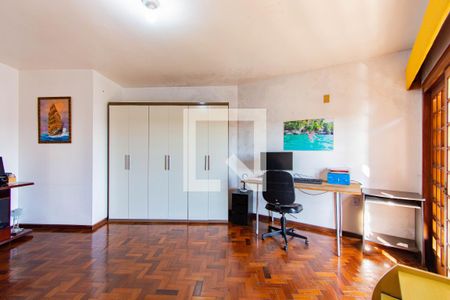 Casa à venda com 600m², 5 quartos e 2 vagas Casa à venda com 600m², 5 quartos e 2 vagasQuarto 4