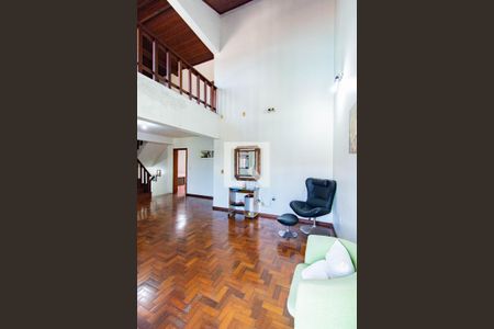 Casa à venda com 600m², 5 quartos e 2 vagas Casa à venda com 600m², 5 quartos e 2 vagasSala 2