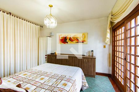 Casa à venda com 600m², 5 quartos e 2 vagas Casa à venda com 600m², 5 quartos e 2 vagasQuarto 5