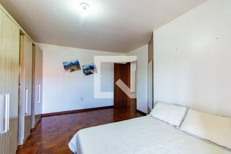 Casa à venda com 600m², 5 quartos e 2 vagas Casa à venda com 600m², 5 quartos e 2 vagasQuarto 2