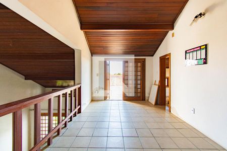 Casa à venda com 600m², 5 quartos e 2 vagas Casa à venda com 600m², 5 quartos e 2 vagasCorredor