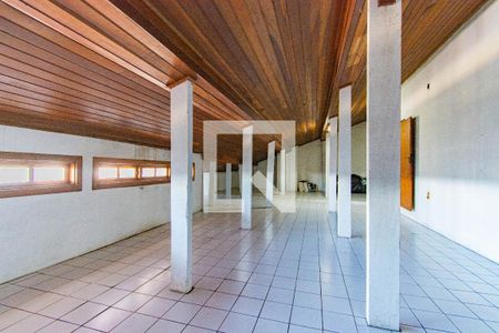 Casa à venda com 600m², 5 quartos e 2 vagas Casa à venda com 600m², 5 quartos e 2 vagasÁrea comum