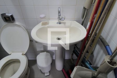 Casa para alugar com 304m², 3 quartos e 6 vagasCasa 1 - Banheiro de Serviço