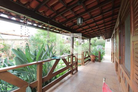 Casa para alugar com 304m², 3 quartos e 6 vagasCasa 2 - Varanda