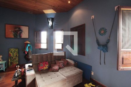 Casa para alugar com 304m², 3 quartos e 6 vagasCasa 1 - Sala de TV