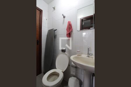 Casa para alugar com 304m², 3 quartos e 6 vagasCasa 1 - Banheiro de Serviço