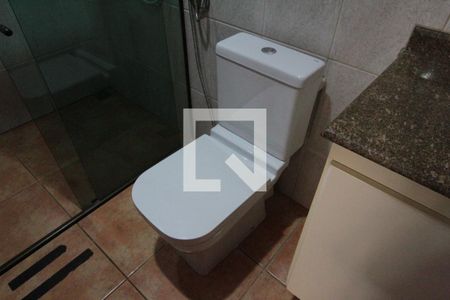 Casa para alugar com 304m², 3 quartos e 6 vagasCasa 2 - Banheiro da Suite