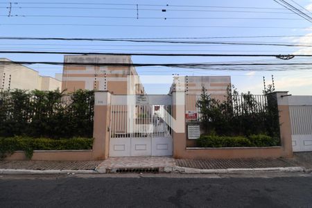 Casa de condomínio à venda com 132m², 3 quartos e 3 vagasFachada