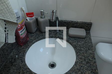 Casa de condomínio à venda com 132m², 3 quartos e 3 vagasBanheiro da Suíte