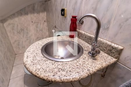 Casa à venda com 200m², 3 quartos e 2 vagasLavabo