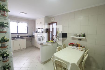 Apartamento à venda com 170m², 4 quartos e 2 vagasCozinha