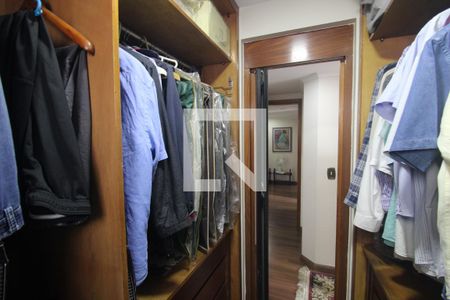 Apartamento à venda com 170m², 4 quartos e 2 vagasSuíte 2 - Closet