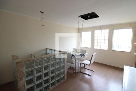 Casa à venda com 200m², 3 quartos e 2 vagasCorredor