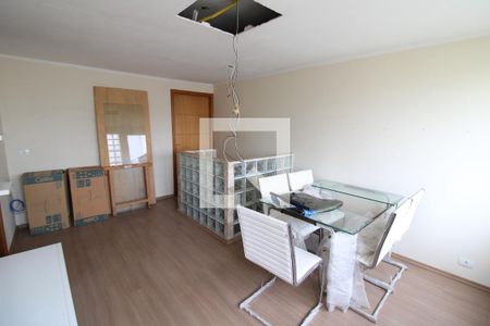Casa à venda com 200m², 3 quartos e 2 vagasCorredor