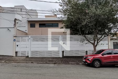 Casa para alugar com 299m², 3 quartos e 8 vagasFachada