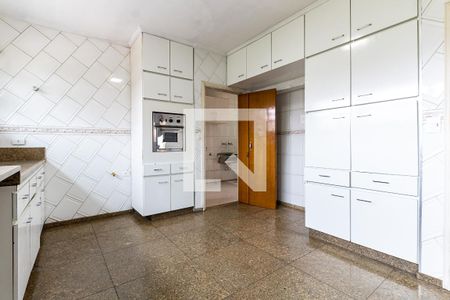 Casa para alugar com 299m², 3 quartos e 8 vagasCozinha