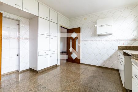 Casa para alugar com 299m², 3 quartos e 8 vagasCozinha