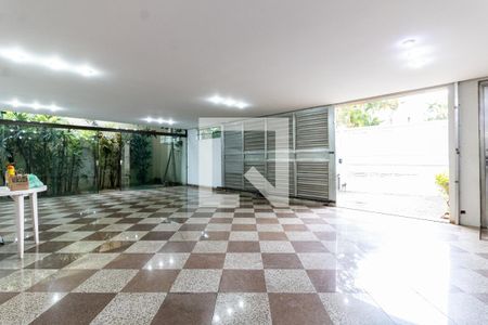Casa para alugar com 299m², 3 quartos e 8 vagasSalão de Festas/Garagem