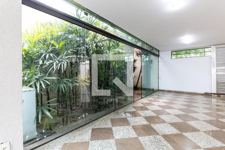 Casa para alugar com 299m², 3 quartos e 8 vagasJardim de Inverno