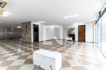 Casa para alugar com 299m², 3 quartos e 8 vagasSalão de Festas