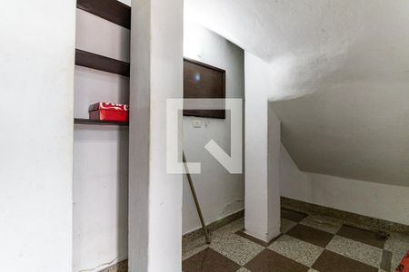 Casa para alugar com 299m², 3 quartos e 8 vagasDepósito