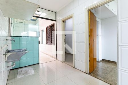 Casa para alugar com 299m², 3 quartos e 8 vagasLavanderia