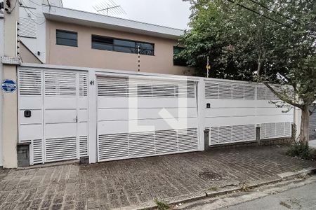 Casa para alugar com 299m², 3 quartos e 8 vagasFachada