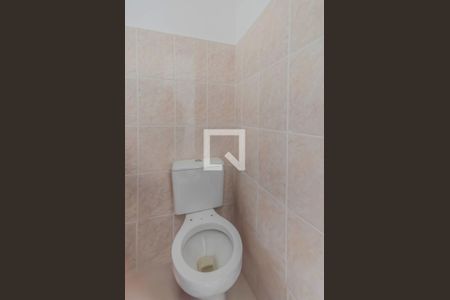 Casa de condomínio à venda com 116m², 3 quartos e 2 vagasBanheiro de serviço