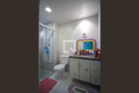 Apartamento à venda com 118m², 3 quartos e 2 vagasBanheiro Quarto 2