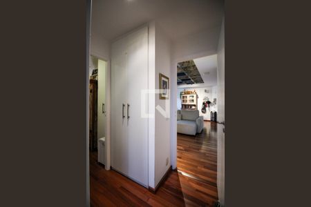 Apartamento à venda com 118m², 3 quartos e 2 vagasCorredor 