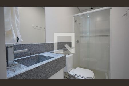Banheiro de kitnet/studio para alugar com 1 quarto, 50m² em Trindade, Florianópolis
