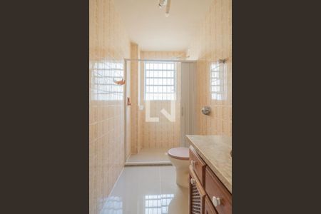 Banheiro de apartamento para alugar com 1 quarto, 54m² em Partenon, Porto Alegre