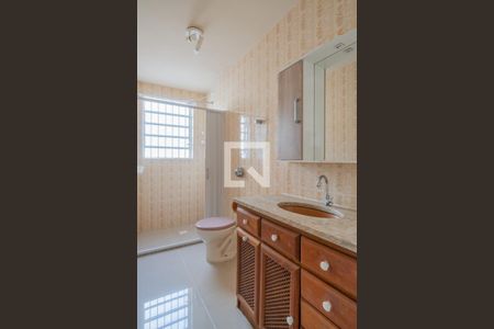 Banheiro de apartamento para alugar com 1 quarto, 54m² em Partenon, Porto Alegre