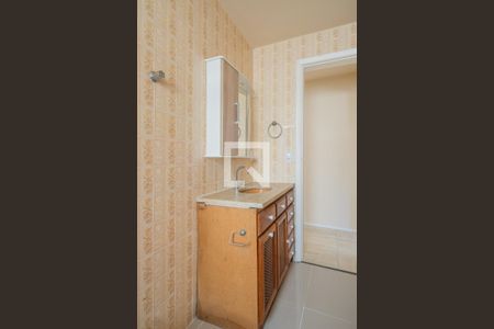 Banheiro de apartamento para alugar com 1 quarto, 54m² em Partenon, Porto Alegre