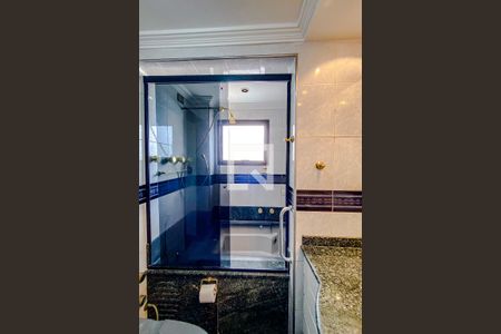 Apartamento à venda com 132m², 3 quartos e 3 vagasBanheiro da Suíte