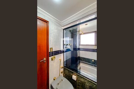 Apartamento à venda com 132m², 3 quartos e 3 vagasBanheiro da Suíte