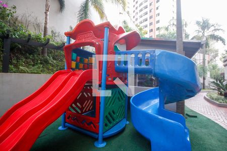 Apartamento à venda com 121m², 3 quartos e 2 vagasÁrea comum - Playground