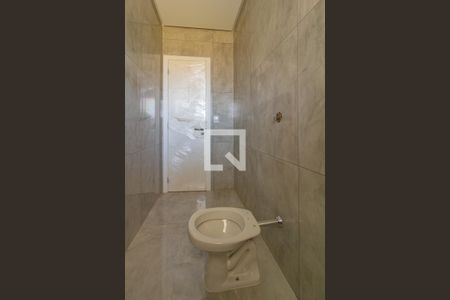 Casa à venda com 220m², 3 quartos e 4 vagasBanheiro da Suíte 2