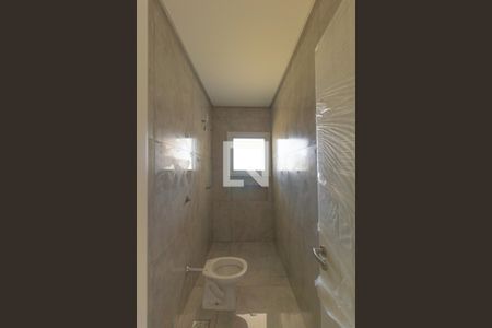 Casa à venda com 220m², 3 quartos e 4 vagasBanheiro da Suíte 2