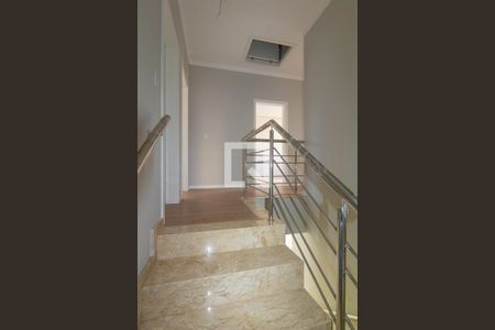 Casa à venda com 220m², 3 quartos e 4 vagasEscada