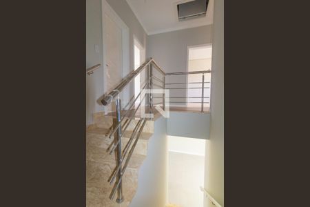 Casa à venda com 220m², 3 quartos e 4 vagasEscada