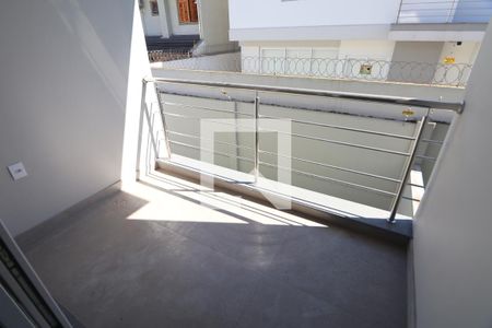 Casa de condomínio para alugar com 232m², 3 quartos e 2 vagasSacada 1
