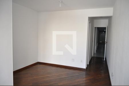 Apartamento à venda com 81m², 2 quartos e 1 vagaSala