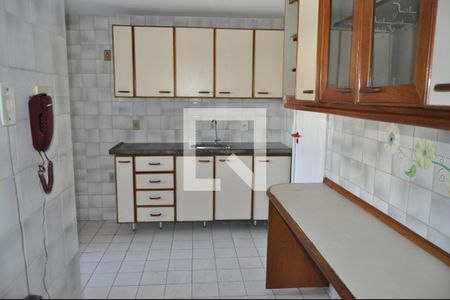 Apartamento à venda com 81m², 2 quartos e 1 vagaCozinha