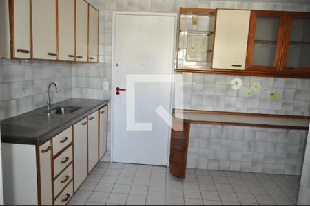 Apartamento à venda com 81m², 2 quartos e 1 vagaCozinha