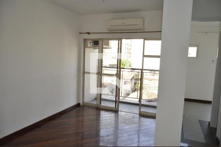 Apartamento à venda com 81m², 2 quartos e 1 vagaSala