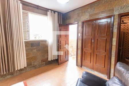 Casa à venda com 280m², 6 quartos e 3 vagas Casa à venda com 280m², 6 quartos e 3 vagasSuíte 3 na Casa dos Fundos