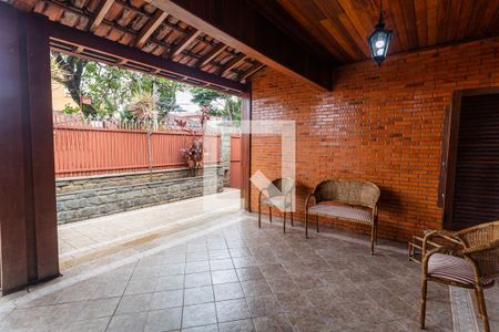 Casa à venda com 280m², 6 quartos e 3 vagas Casa à venda com 280m², 6 quartos e 3 vagasEntrada