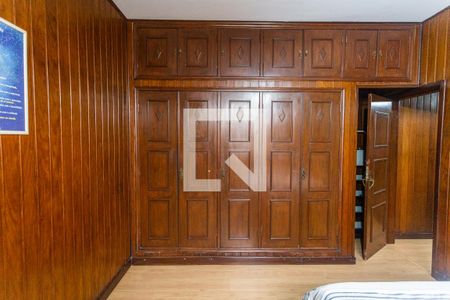 Casa à venda com 280m², 6 quartos e 3 vagas Casa à venda com 280m², 6 quartos e 3 vagasArmário do Quarto 3