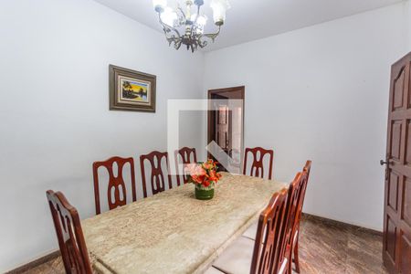 Casa à venda com 280m², 6 quartos e 3 vagas Casa à venda com 280m², 6 quartos e 3 vagasCopa